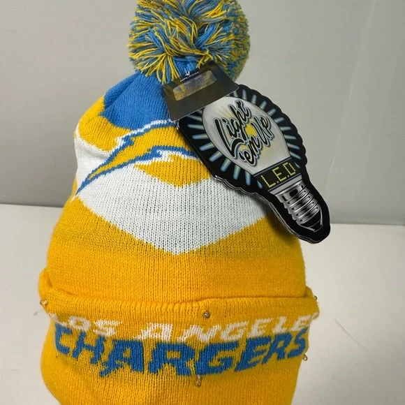 Los Angeles LA Chargers Beanie Pompom Light Up LED Hat New NWT - Picture 6 of 11